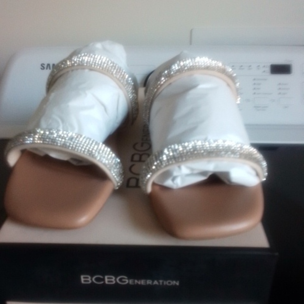 NWT BCBGENERATION rhinestone double band sandal Glannis